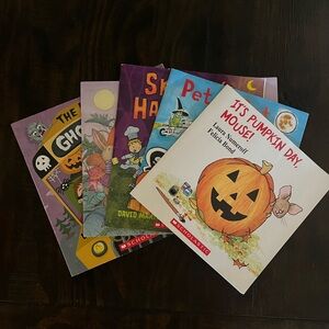 Scholastic (Set of 5) Halloween Books